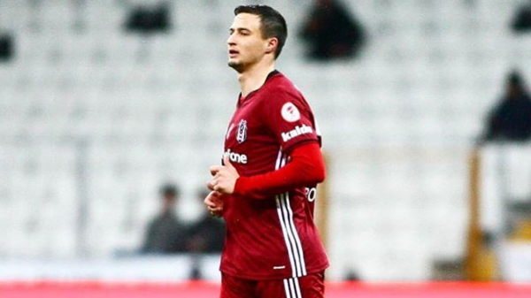 Tosic'e en ağır ceza Mitrovic'ten!