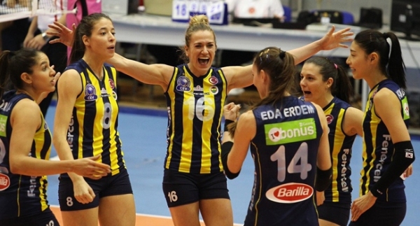 VakıfBank ile Fenerbahçe liderliği garantiledi
