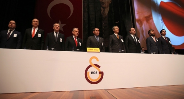 Galatasaray yönetimi ibra edildi