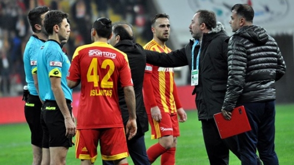 "Hakem gol vererek oyunumuzu etkiledi"