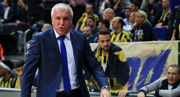 Obradovic, 2. dalya için sahada