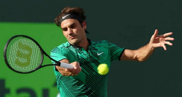 Federer yarı finalde