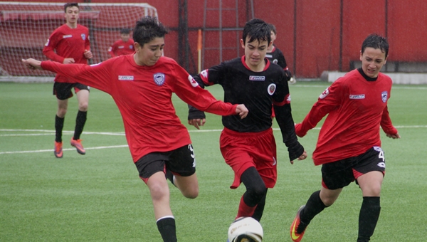 U13'te "Kardeşçe" başkent derbisi