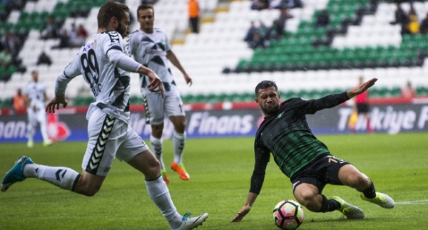 Akhisar, deplasmanda 3 attı, 3 aldı