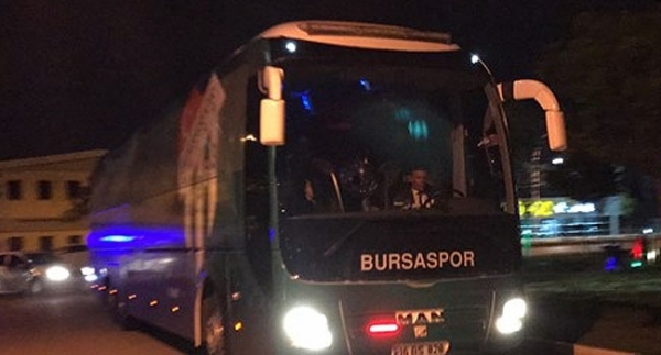 Bursaspor takım otobüsüne saldırı