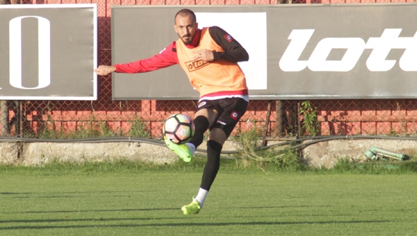 Gençlerbirliği'nde yeni transfer Ahmet İlhan ilk idmanına çıktı