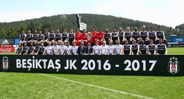 Şampiyon Beşiktaş poster için buluştu