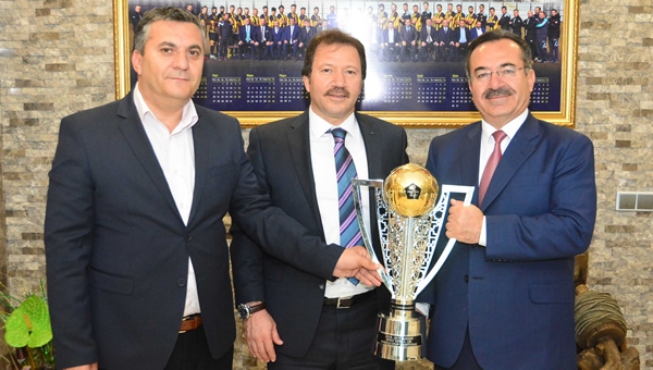 Tuncay Acehan, Mehmet Yiğiner'i ziyaret etti