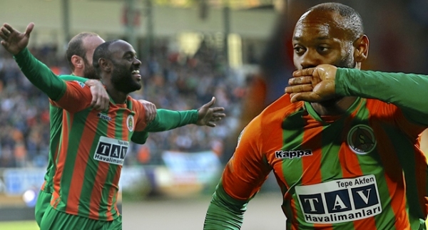 Vagner Love alev aldı, krallığı kaptı!