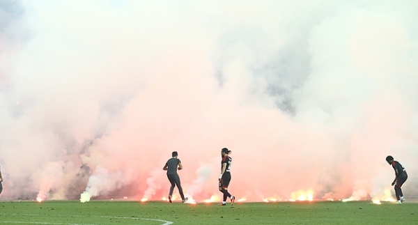 Antalya Stadı'nda hasar büyük!