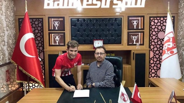 Balıkesirspor'da Furkan imzaladı