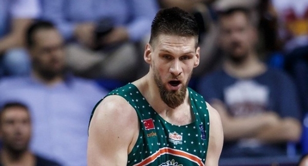 Banvit, Gasper Vidmar'la uzattı