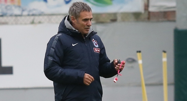 Ersun Yanal'dan bir ilk