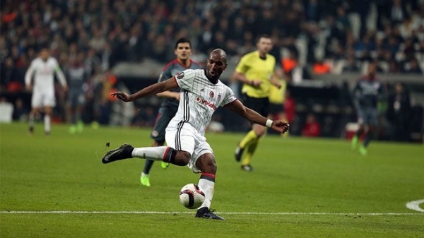 Şota'dan Ryan Babel'e kanca