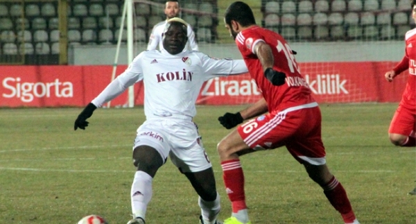 Traore'den 3 yıllık imza