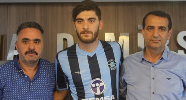 Taraftarı olduğu takımda forma giyiyor