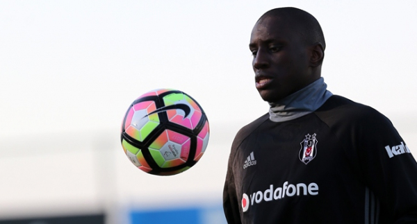 Demba Ba, Beşiktaş'tan haber bekliyor