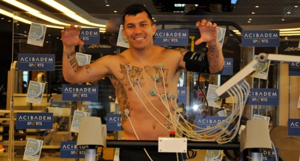 Gary Medel, sağlık kontrolünden geçti