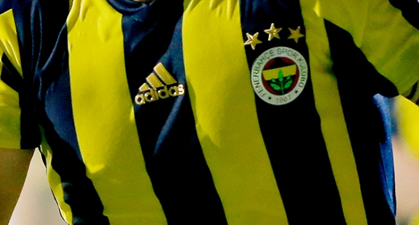 Fenerbahçeli futbolculardan taraftara mesaj