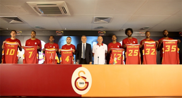 Galatasaray Odeabank yenileri tanıttı