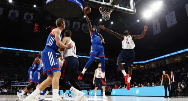 Anadolu Efes'ten en kötü başlangıç