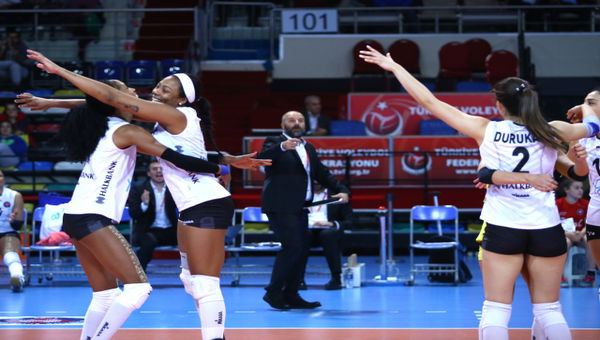 Halkbank'tan İlk Galibiyet