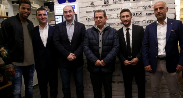 Özbek ve Galatasaraylı oyuncular Sabri'yi yalnız bırakmadı
