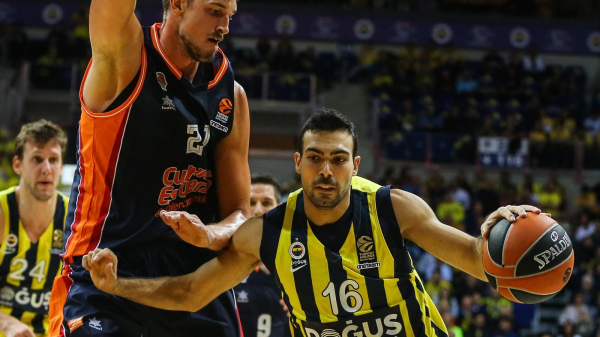 Fenerbahçe Doğuş'tan farklı zafer