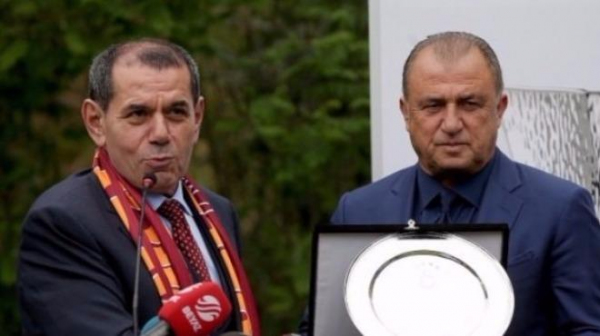 Galatasaray yönetimi yeni hoca konusunda ikiye ayrıldı! Ya Terim ya da...