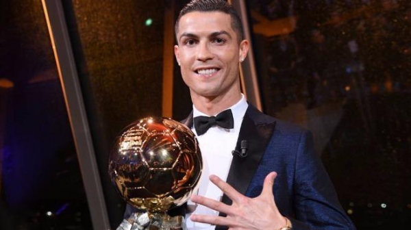 Ronaldo tarihin en iyi futbolcusu olduğunu düşünüyor!