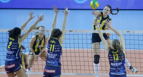 Fenerbahçe, Imoco Volley'e kaybetti