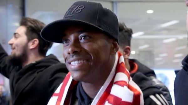 Sivasspor'un yeni transferi Robinho Sivas'a ulaştı!