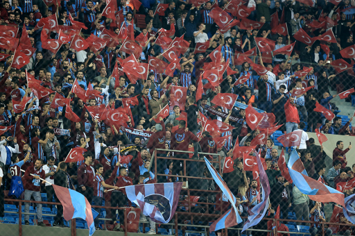 Trabzonspor taraftarı bilet kuyrukları oluşturdu