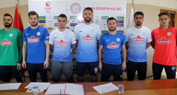 Çaykur Rizespor'da yeni transferler tanıtıldı