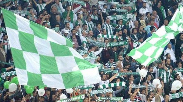 Konyaspor ateş hattında! Yönetimi istifaya davet ettiler!