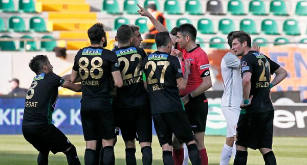 Akhisarspor'a Beşiktaş maçı öncesi ceza