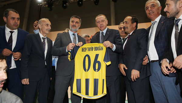 Ercan Soydaş'tan Erdoğan'a Ankaragücü forması...