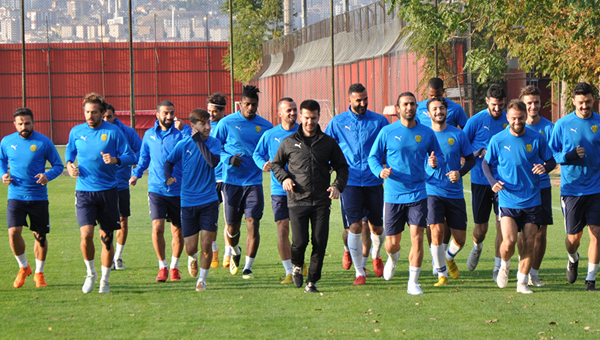 Gençlerbirliği kapılarını Ankaragücü'ne açtı...