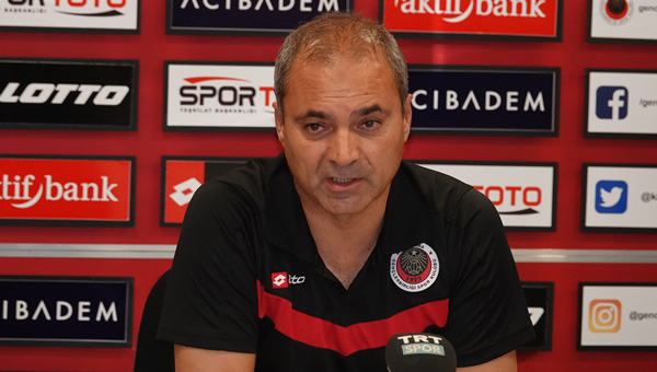 Erkan Sözeri: "Şampiyon takım gibi oynadık!"