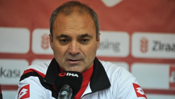 Erkan Sözeri: "U20'den 3 tane futbolcumuzu oynattık!"