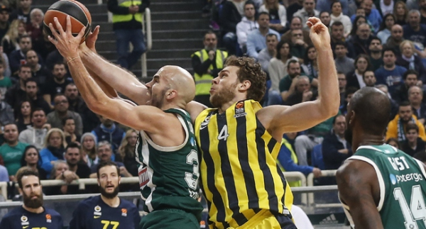 Fenerbahçe, Panathinaikos'u devirdi