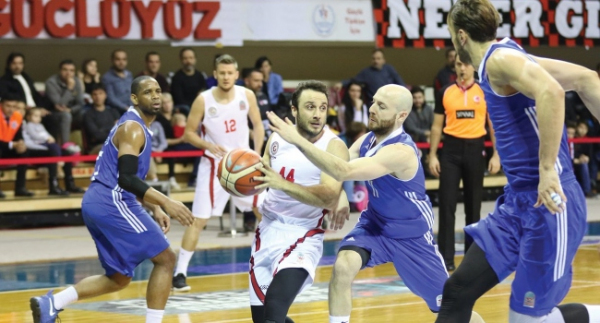 Gaziantep Basketbol son çeyrekte gaza bastı