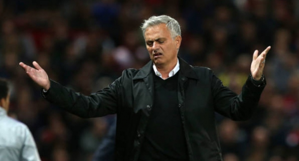 Manchester United, Mourinho'ya servet ödeyecek