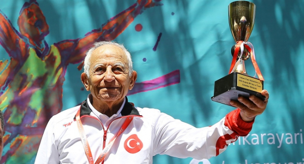 Türkiye'nin lisanslı en yaşlı atleti Erdoğan Dulda hayatını kaybetti