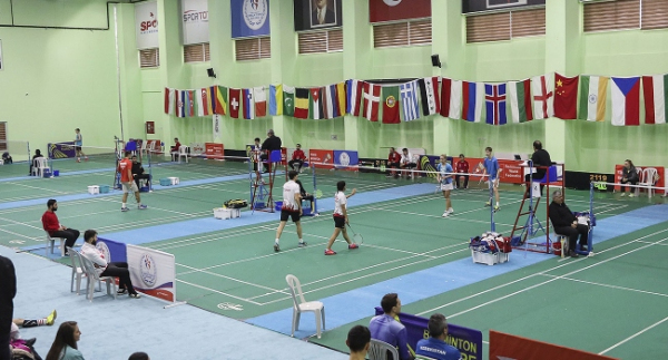 Uluslararası Büyükler Badminton Turnuvası başladı