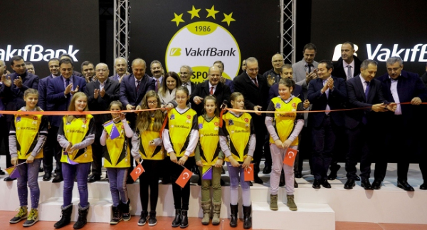 VakıfBank, Bosna Hersek'te voleybol okulu açtı