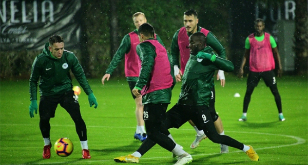 Atiker Konyaspor’un devre arası kampı başladı