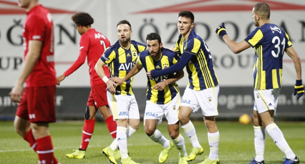 Fenerbahçe, Hollanda ekibini 3 golle geçti