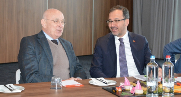 Bakan Kasapoğlu, Hollanda Spor Bakanı ile buluştu