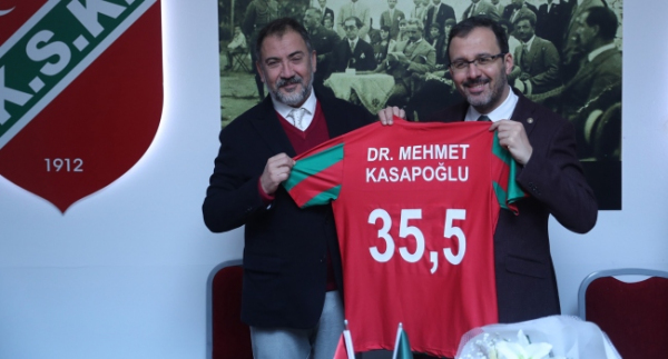 Bakan Kasapoğlu, Karşıyaka'yı ziyaret etti